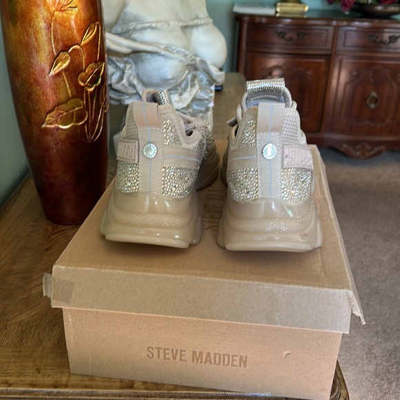 Steve Madden Maxima Sneakers - Picture 4 of 5